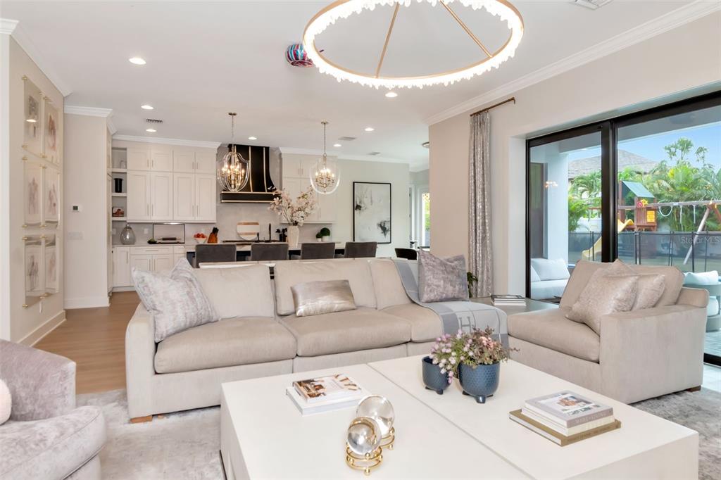 4111 West Swann Avenue Tampa, FL 33609 - Photo 24 of 49 a living room with furniture and a large window