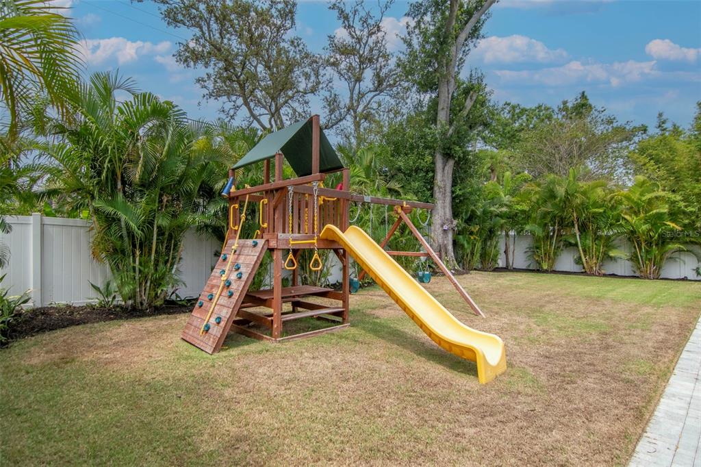 4111 West Swann Avenue Tampa, FL 33609 - Photo 48 of 49 a view of a slide with a slide