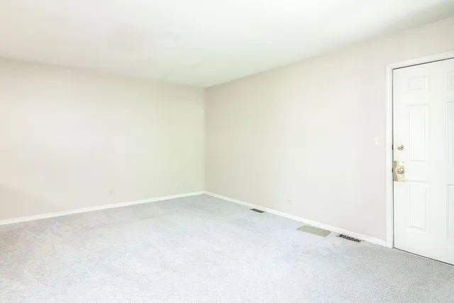 $375,000 | 164 Springdale Lane, Bloomingdale, IL 60108