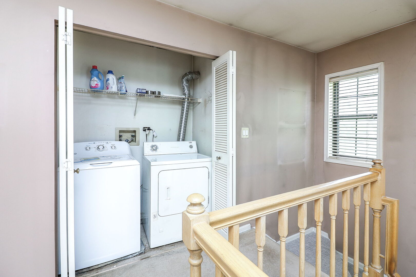 164 Springdale Lane Bloomingdale, IL 60108 - Photo 18 of 30 a utility room with dryer and washer