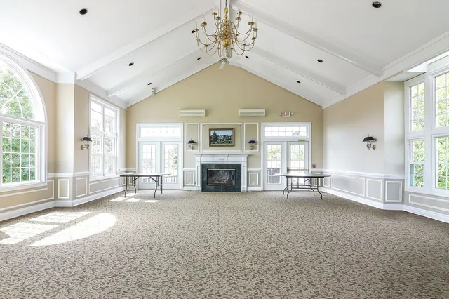 $375,000 | 164 Springdale Lane, Bloomingdale, IL 60108