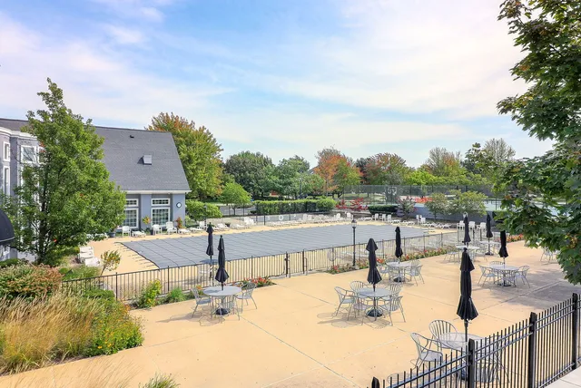 $375,000 | 164 Springdale Lane, Bloomingdale, IL 60108