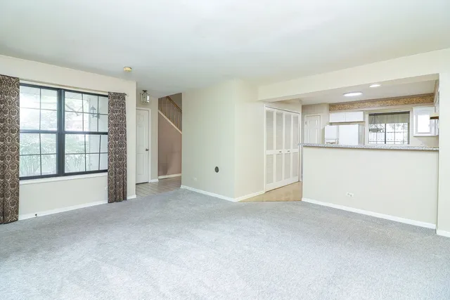 $375,000 | 164 Springdale Lane, Bloomingdale, IL 60108