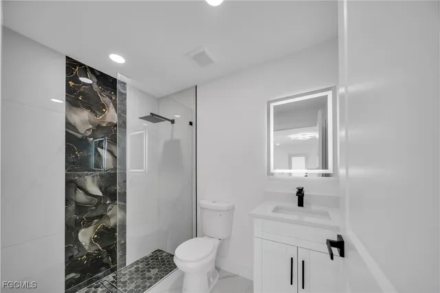 $279,900 | 855 Foxtail Street East, Lehigh Acres, FL 33974