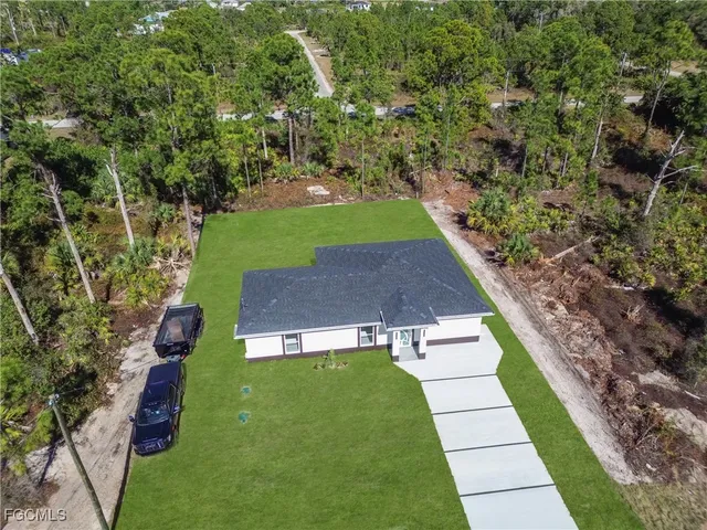 $279,900 | 855 Foxtail Street East, Lehigh Acres, FL 33974
