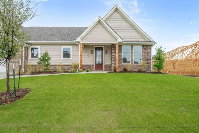 $430,000 | 104 Skyline Drive, Glen Rose, TX 76043