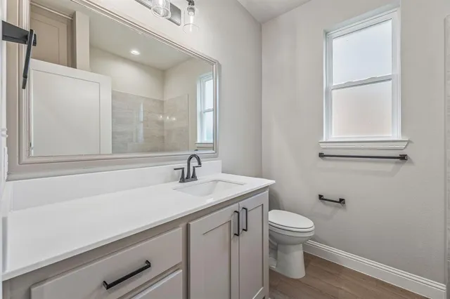 $430,000 | 104 Skyline Drive, Glen Rose, TX 76043