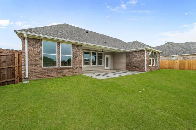 $430,000 | 104 Skyline Drive, Glen Rose, TX 76043