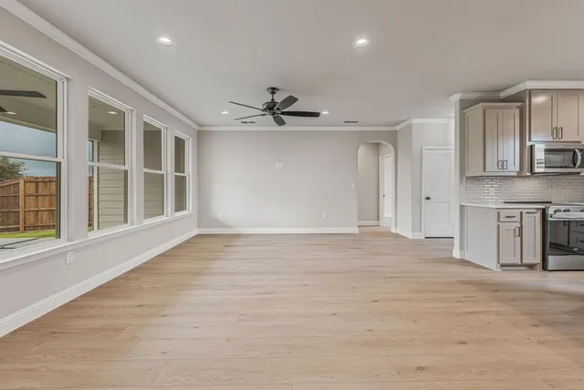 $430,000 | 104 Skyline Drive, Glen Rose, TX 76043