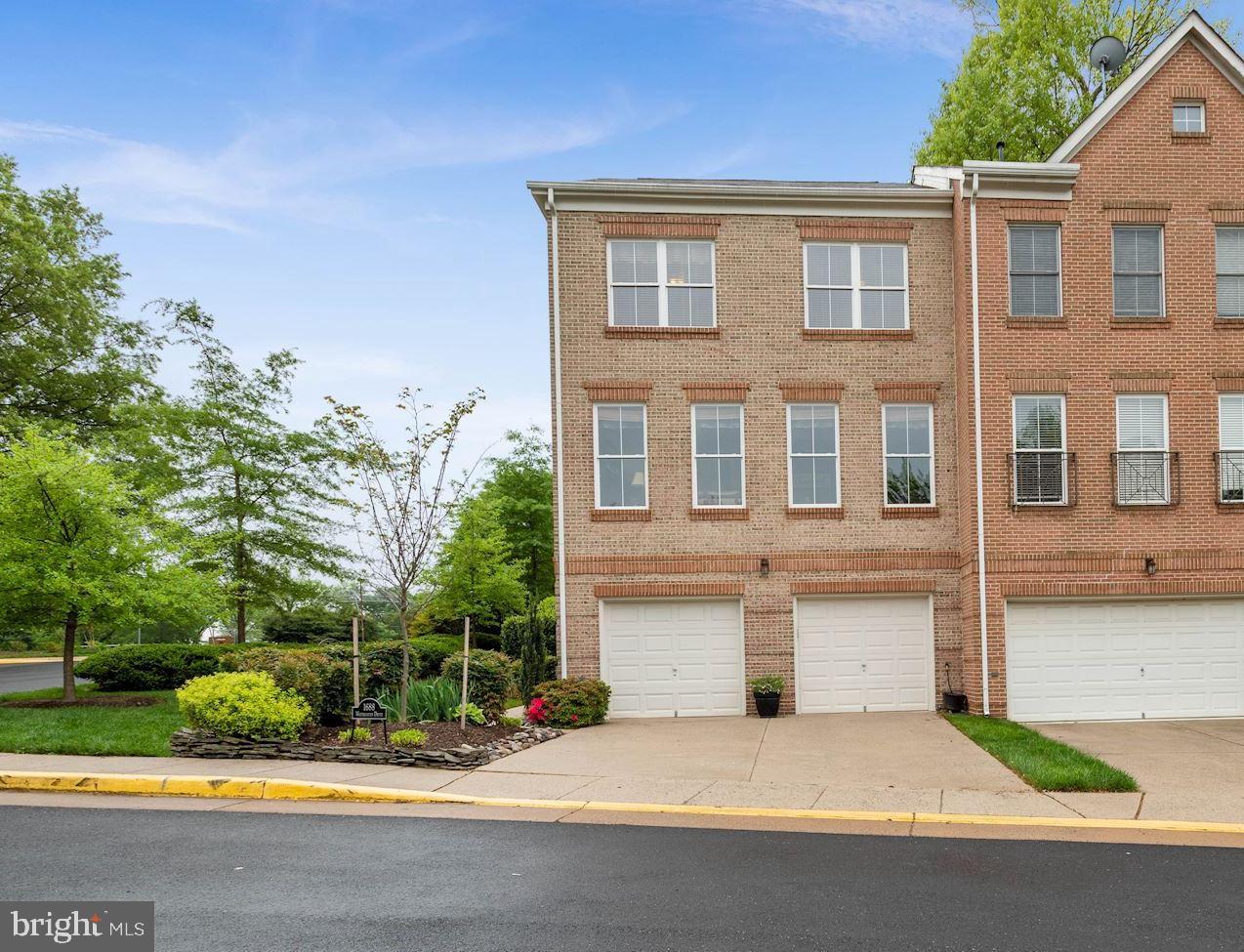 1688 Waterhaven Drive Reston, VA 20190 - Photo 2 of 35 Gallery Image 2