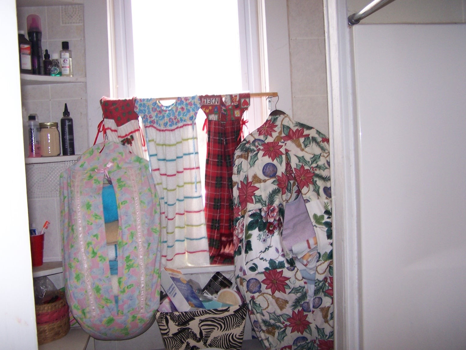 914 Bethel Road Pulaski, TN 38478 - Photo 8 of 15 a bathroom with a sink and a curtain
