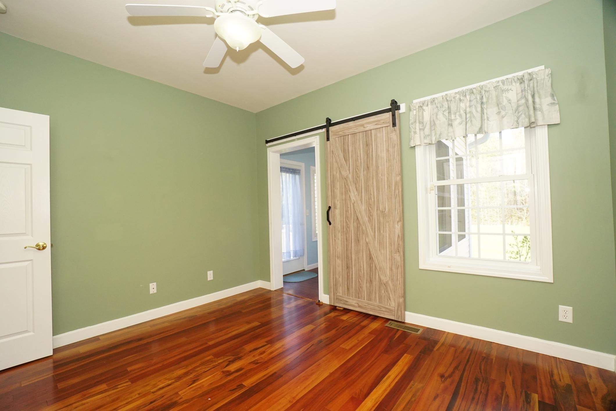 72 Old Stage Road Litchfield, NH 03052 - Photo 13 of 34