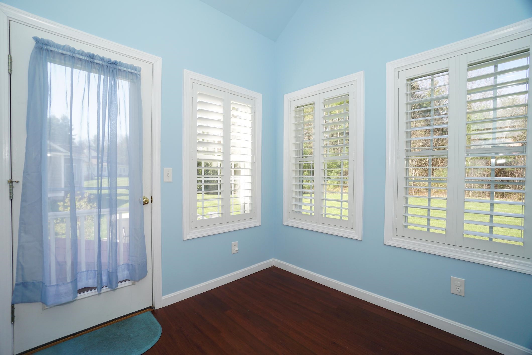 72 Old Stage Road Litchfield, NH 03052 - Photo 15 of 34