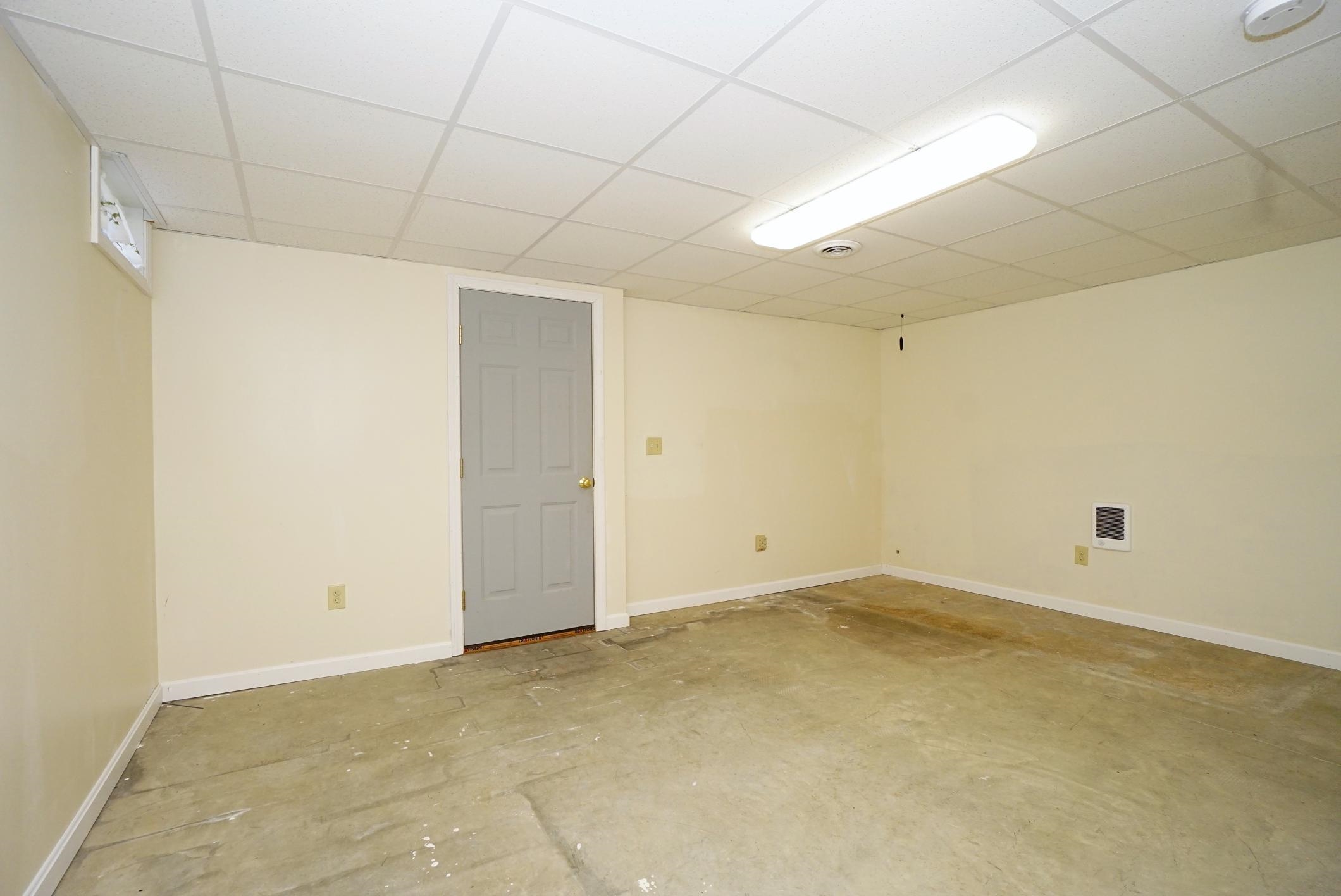 72 Old Stage Road Litchfield, NH 03052 - Photo 16 of 34