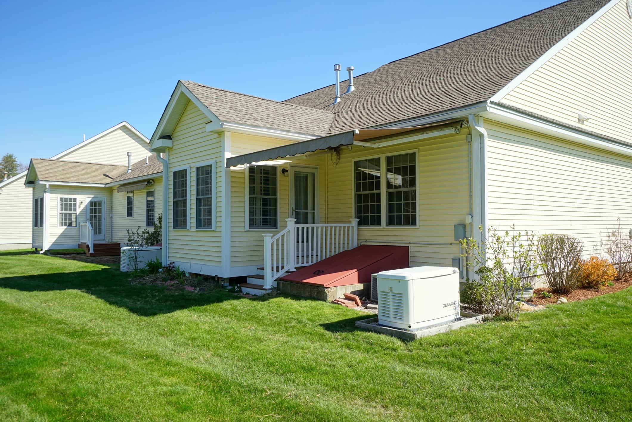 72 Old Stage Road Litchfield, NH 03052 - Photo 25 of 34