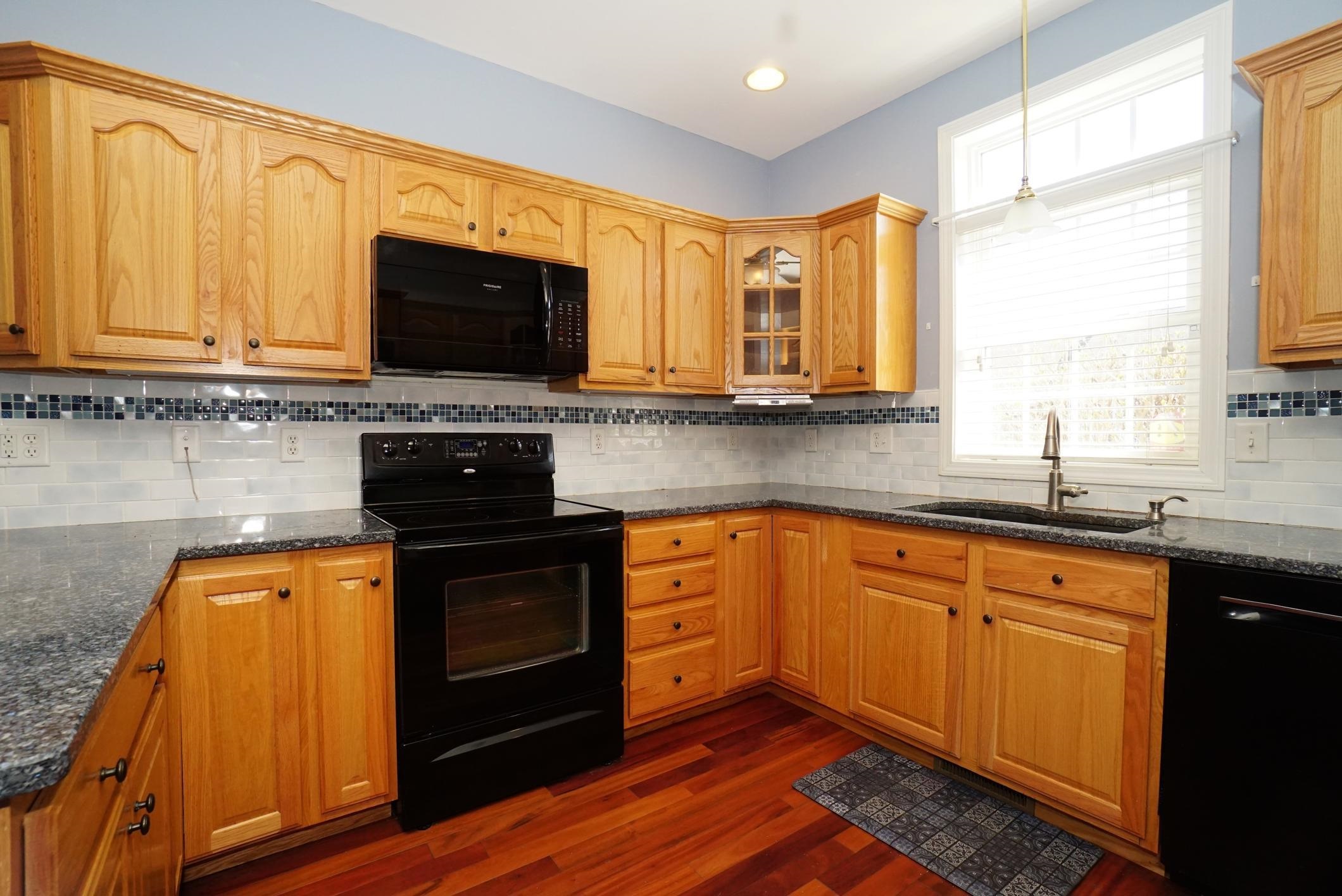 72 Old Stage Road Litchfield, NH 03052 - Photo 3 of 34