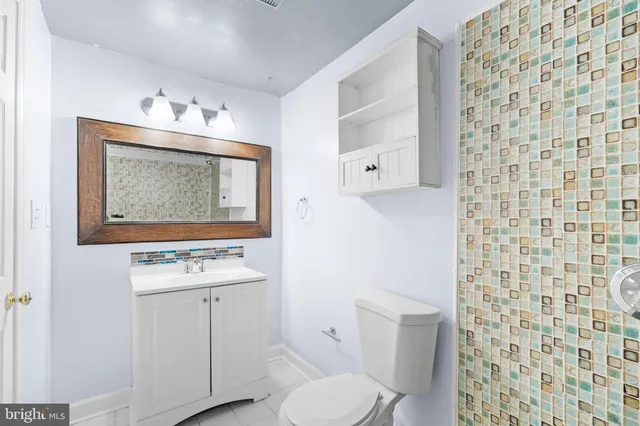 $499,990 | 6917 Villa-Del-Rey Court, Springfield, VA 22150