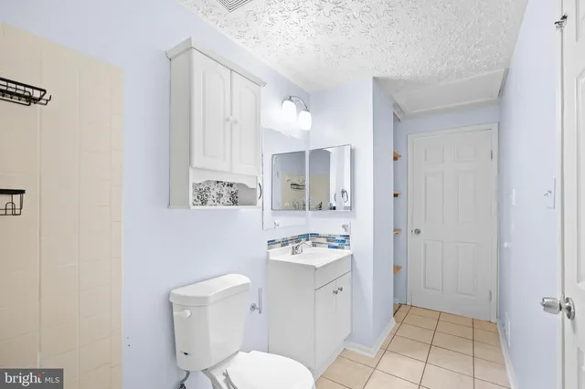 $499,990 | 6917 Villa-Del-Rey Court, Springfield, VA 22150