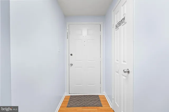 $499,990 | 6917 Villa-Del-Rey Court, Springfield, VA 22150