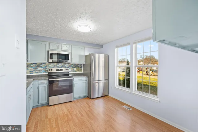 $499,990 | 6917 Villa-Del-Rey Court, Springfield, VA 22150