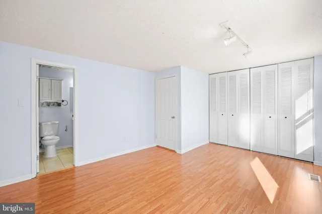 $499,990 | 6917 Villa-Del-Rey Court, Springfield, VA 22150