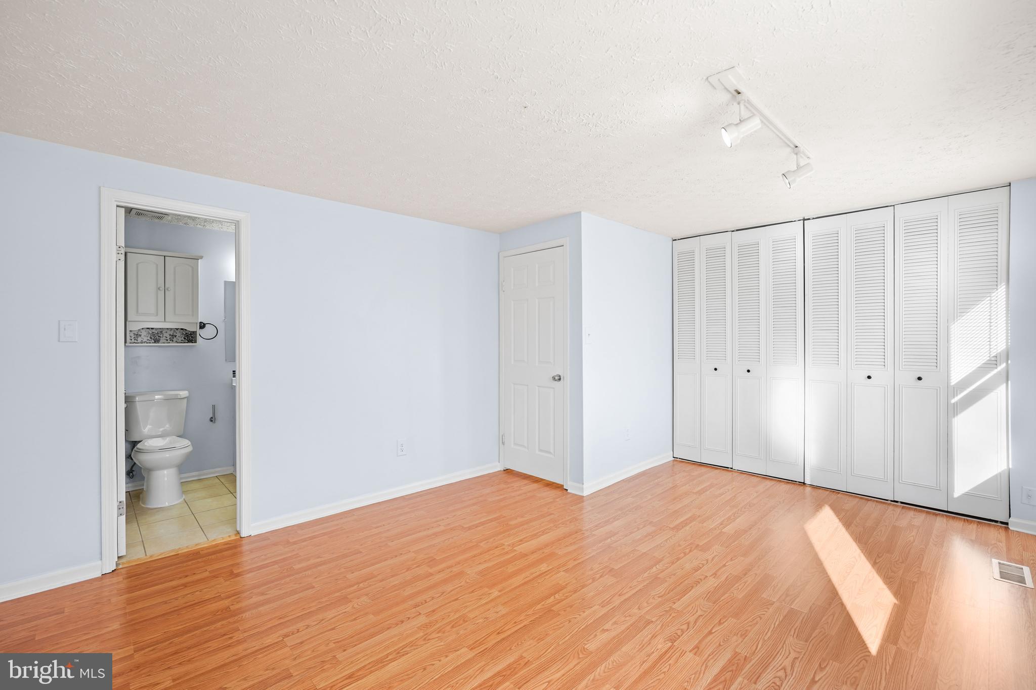 6917 Villa-Del-Rey Court Springfield, VA 22150 - Photo 6 of 42