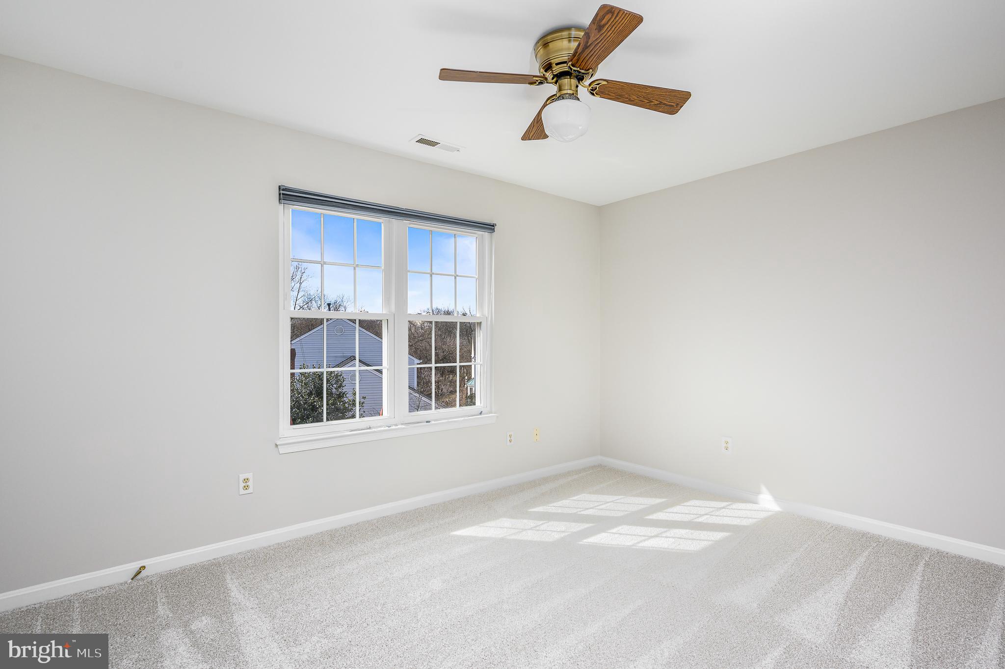43356 Wayside Circle Ashburn, VA 20147 - Photo 38 of 52 an empty room with a window
