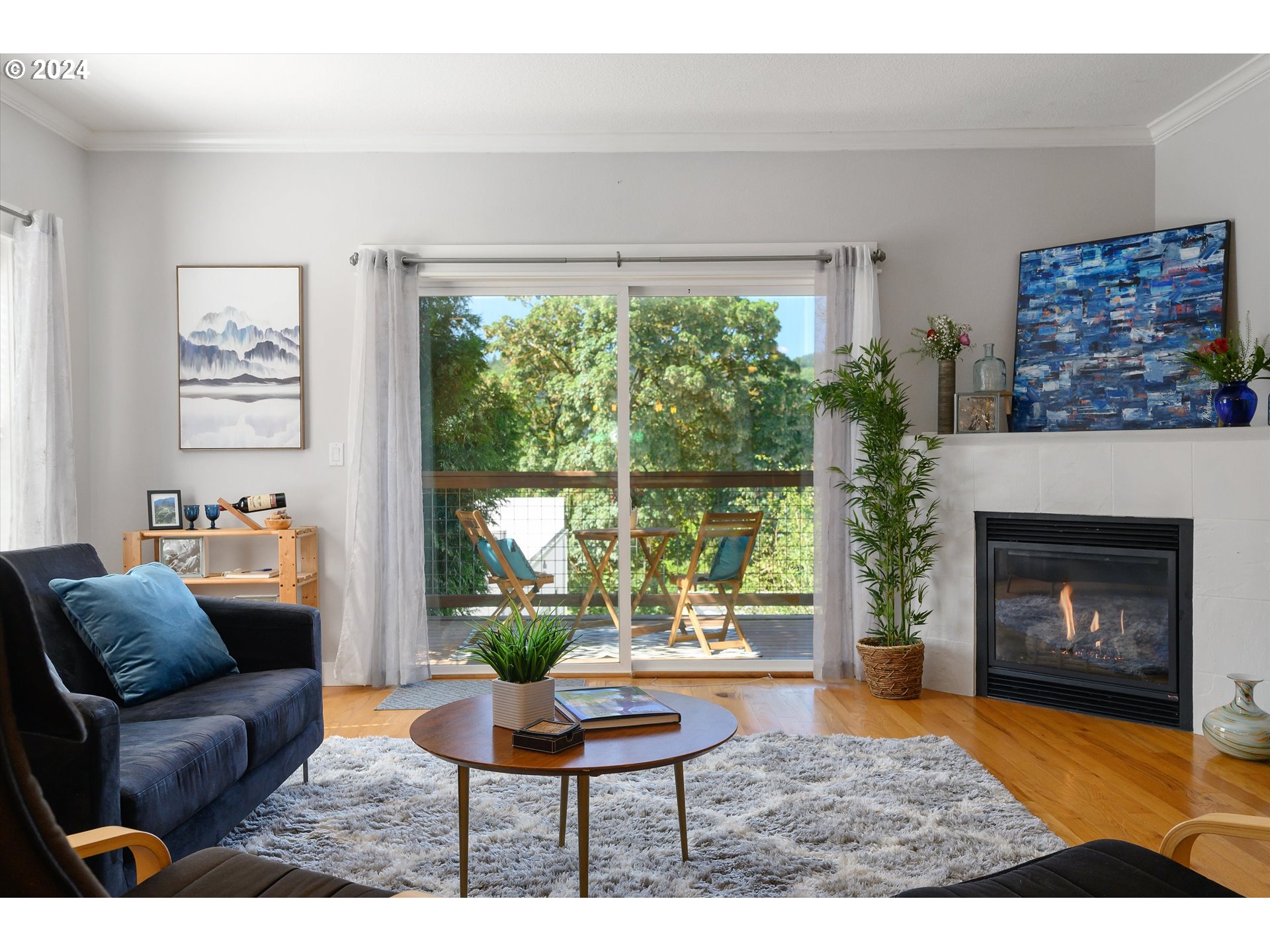 8216 North Edison Street, Unit 3 Portland, OR 97203 - Photo 2 of 36 Living Room