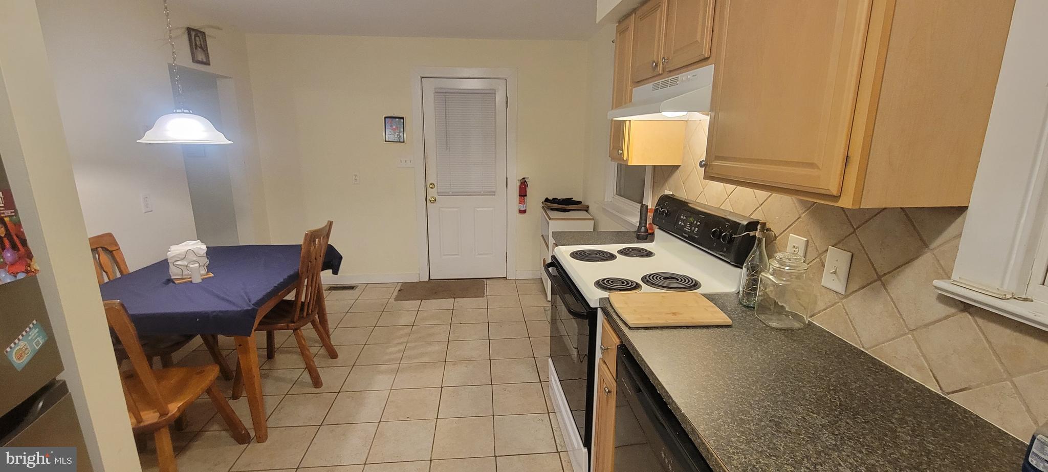 6 Madison Road Willow Grove, PA 19090 - Photo 20 of 23 1st Floor Kitchen