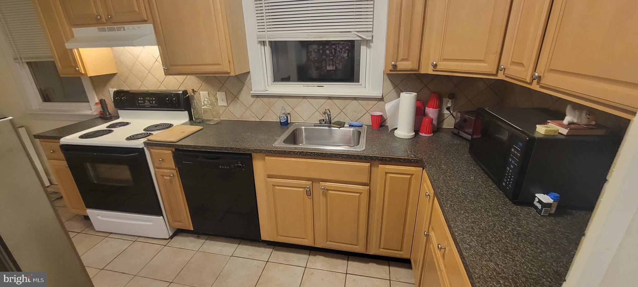 6 Madison Road Willow Grove, PA 19090 - Photo 21 of 23 First Floor Kitchen