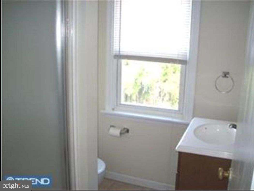 6 Madison Road Willow Grove, PA 19090 - Photo 4 of 23 2nd floor when empty