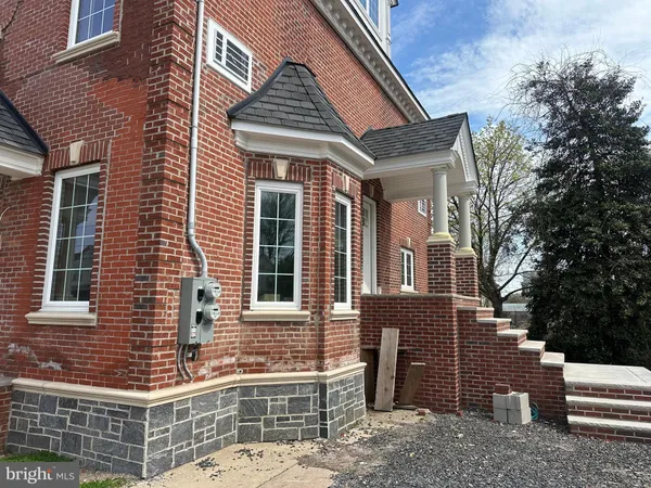 $2,850 | 340 Connecticut Avenue, Unit 2, Trenton, NJ 08629