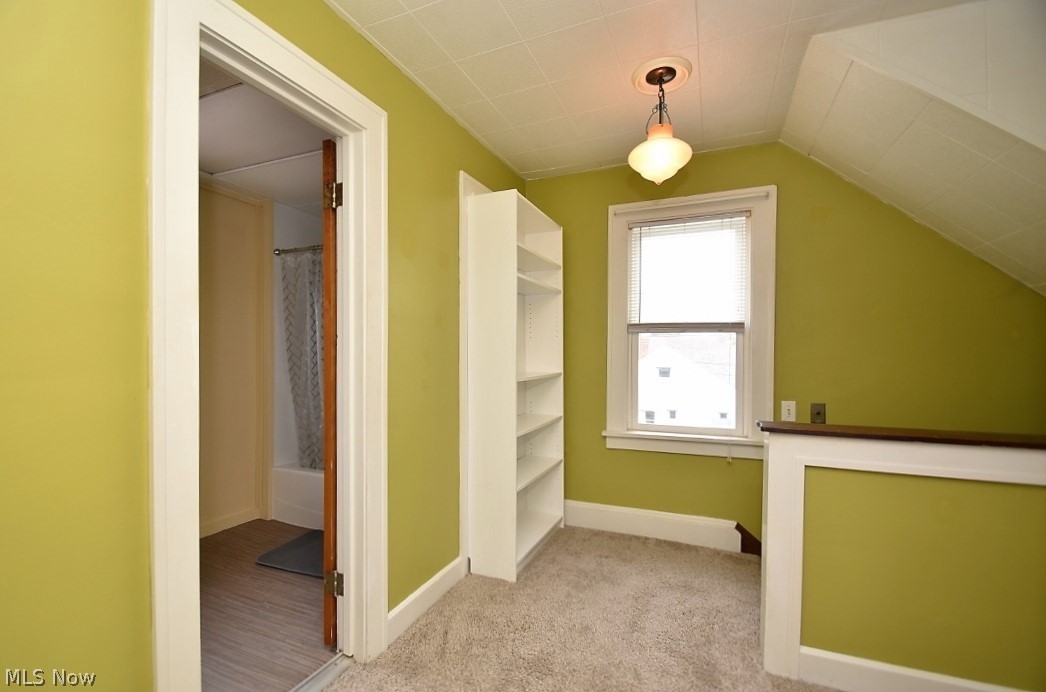 1352 Sunset Road Cleveland, OH 44124 - Photo 17 of 34