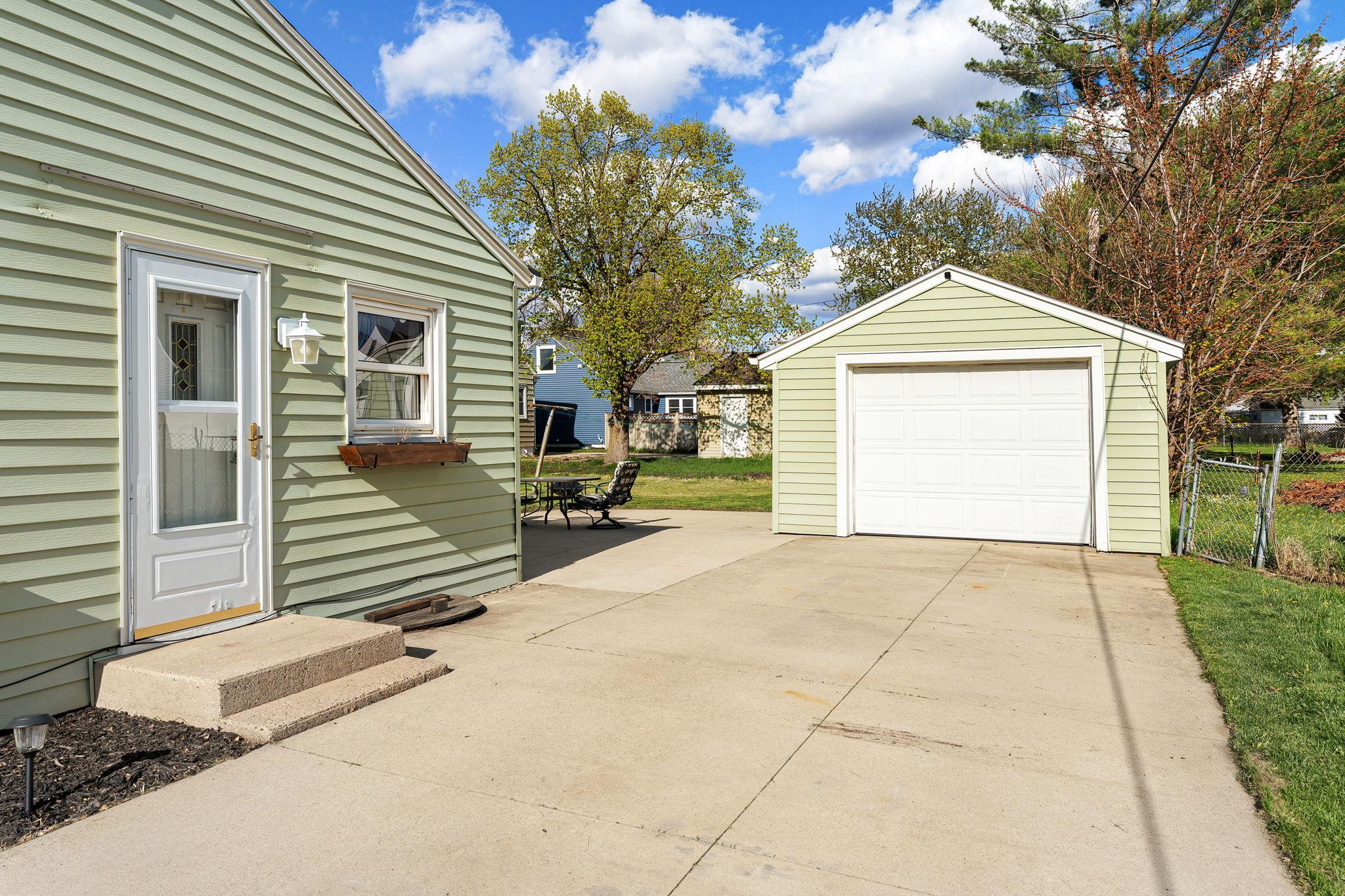 203 16th Street Southeast Austin, MN 55912 - Photo 18 of 28