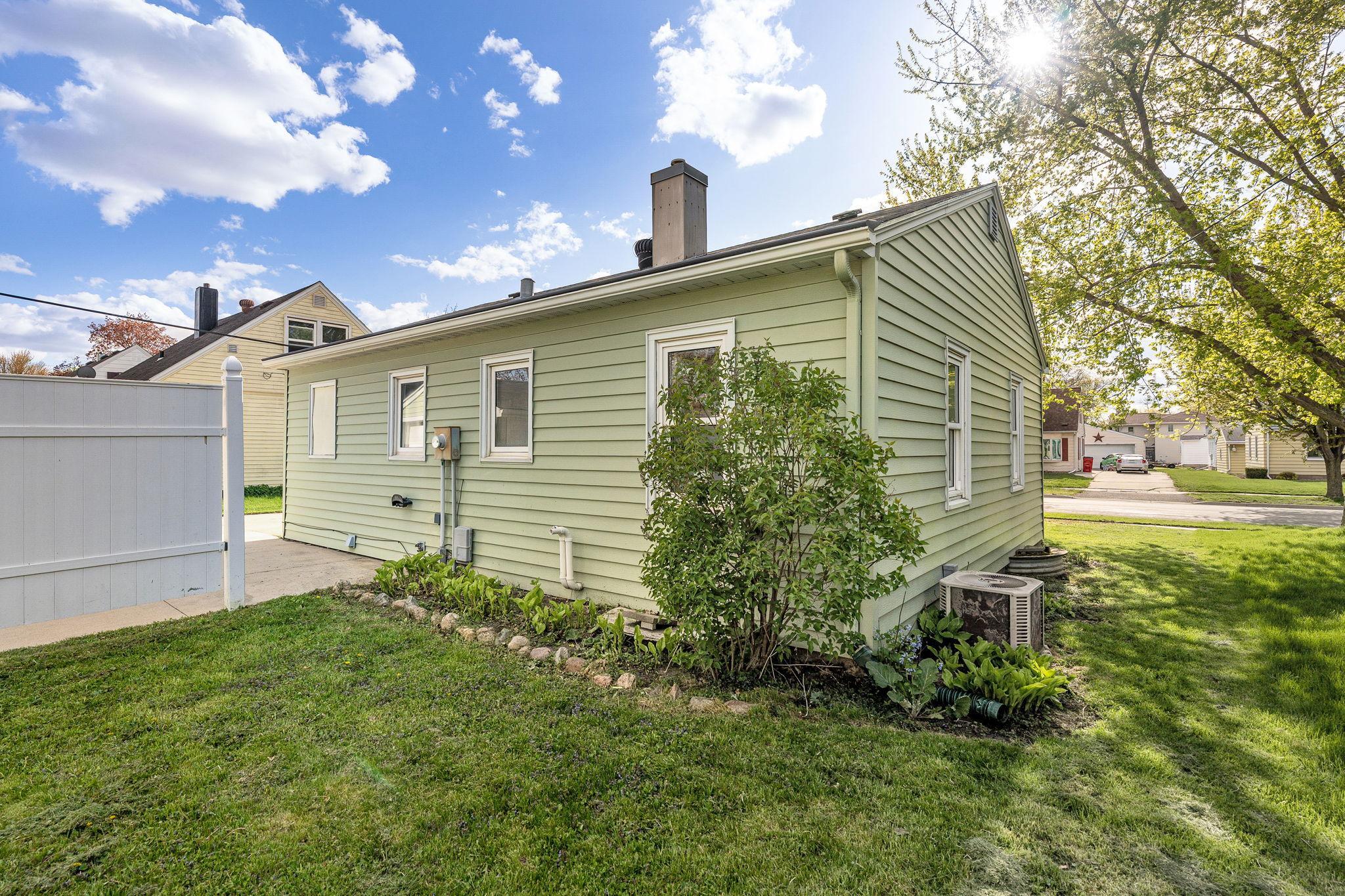 203 16th Street Southeast Austin, MN 55912 - Photo 25 of 28