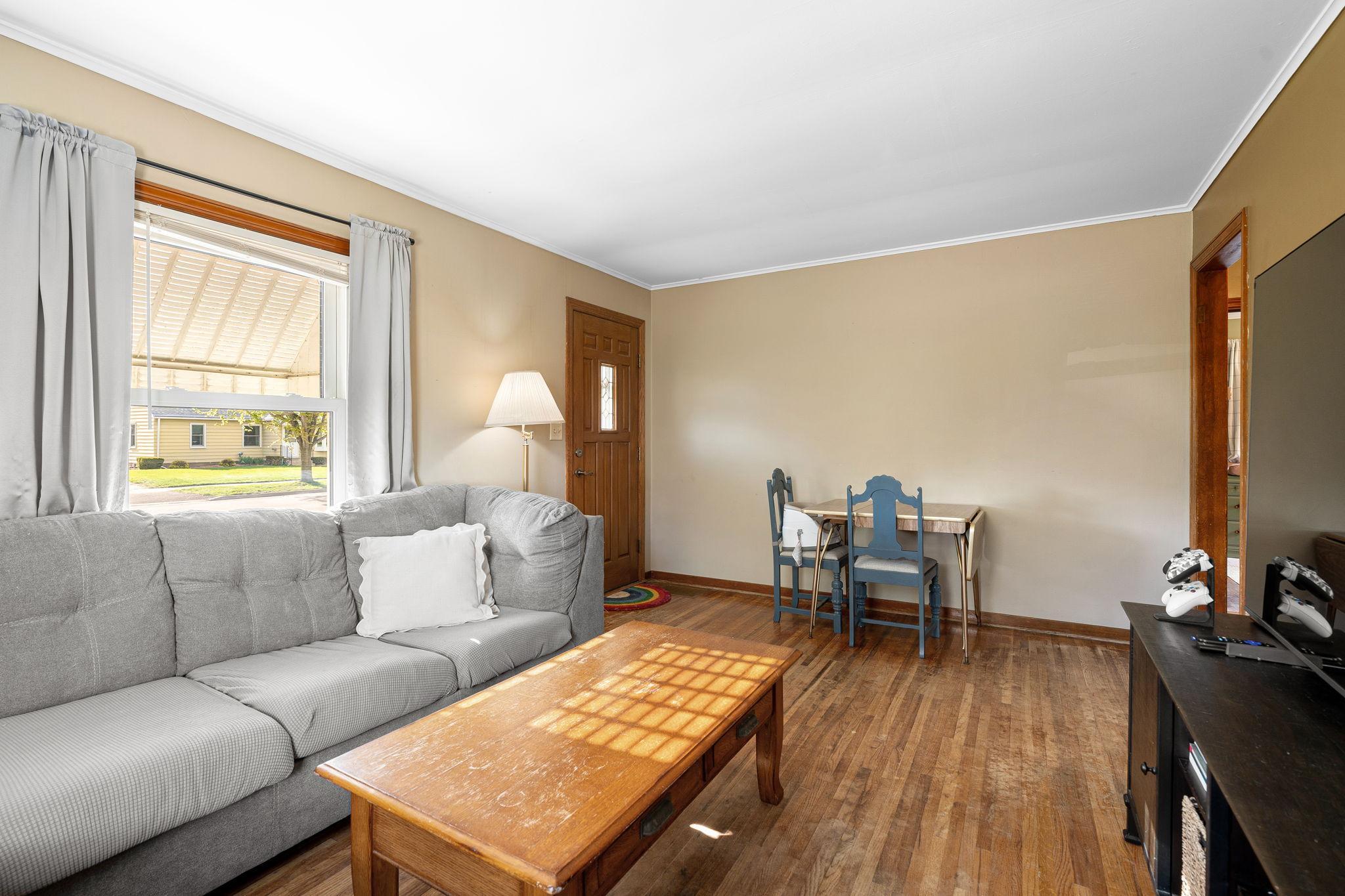 203 16th Street Southeast Austin, MN 55912 - Photo 9 of 28