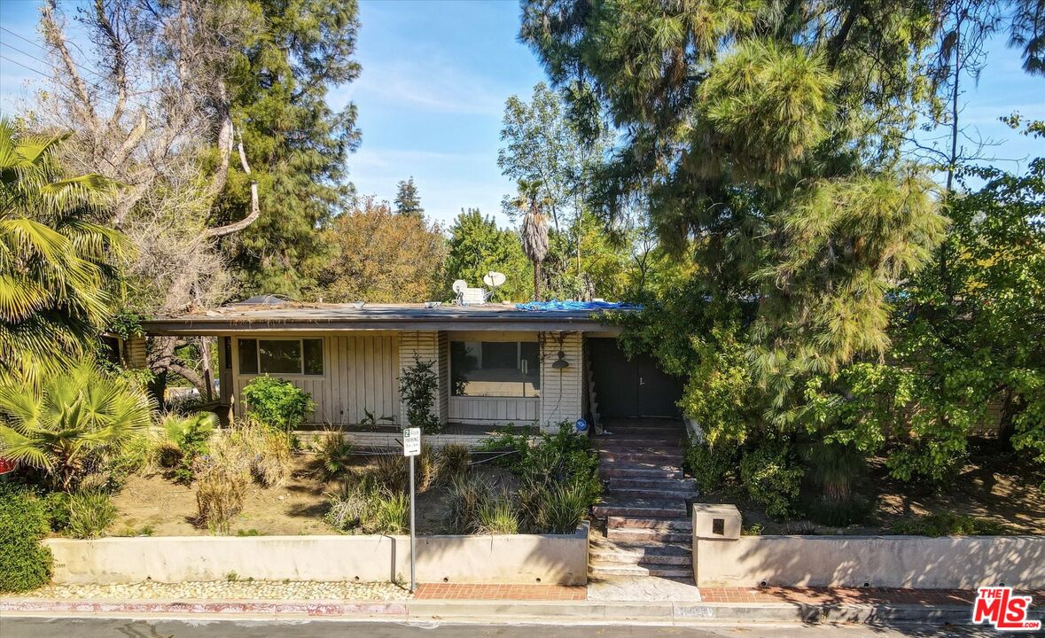 16643 Nanberry Road Encino, CA 91436 - Photo 9 of 17