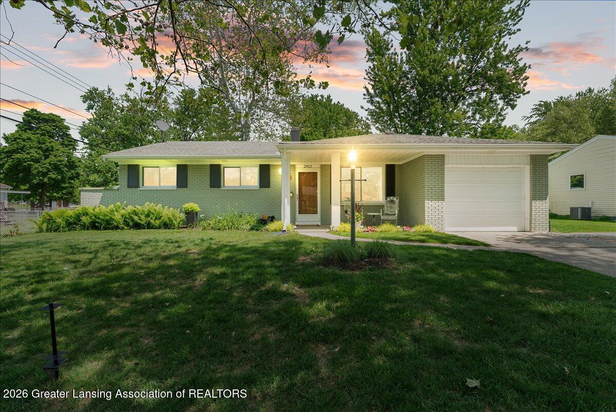 2913 Quincy Lane Lansing, MI 48910 - Photo 1 of 36 01-Media Jett - 04