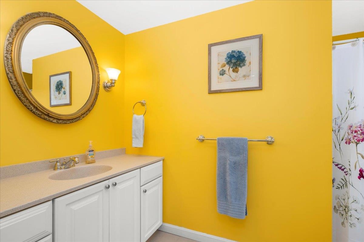 8 Fairhaven Road Nashua, NH 03060 - Photo 38 of 40