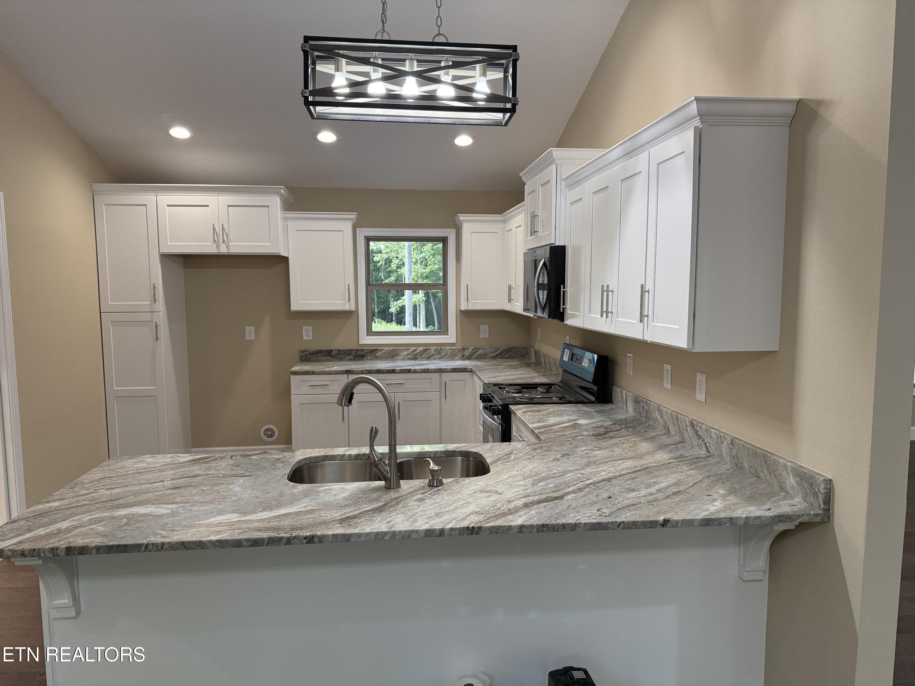 10 T Place Monterey, TN 38574 - Photo 14 of 46 IMG_1403