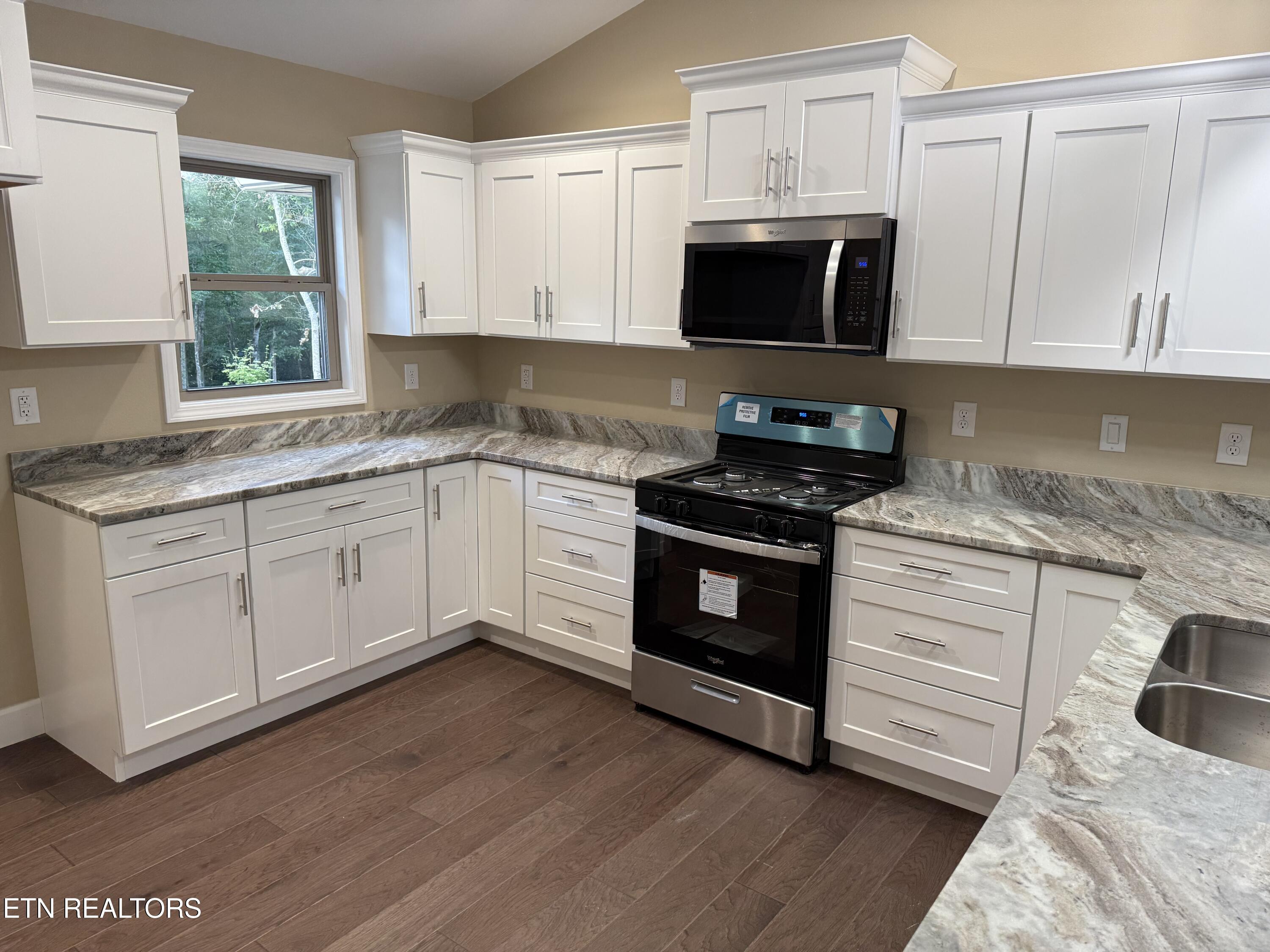 10 T Place Monterey, TN 38574 - Photo 15 of 46 IMG_1414