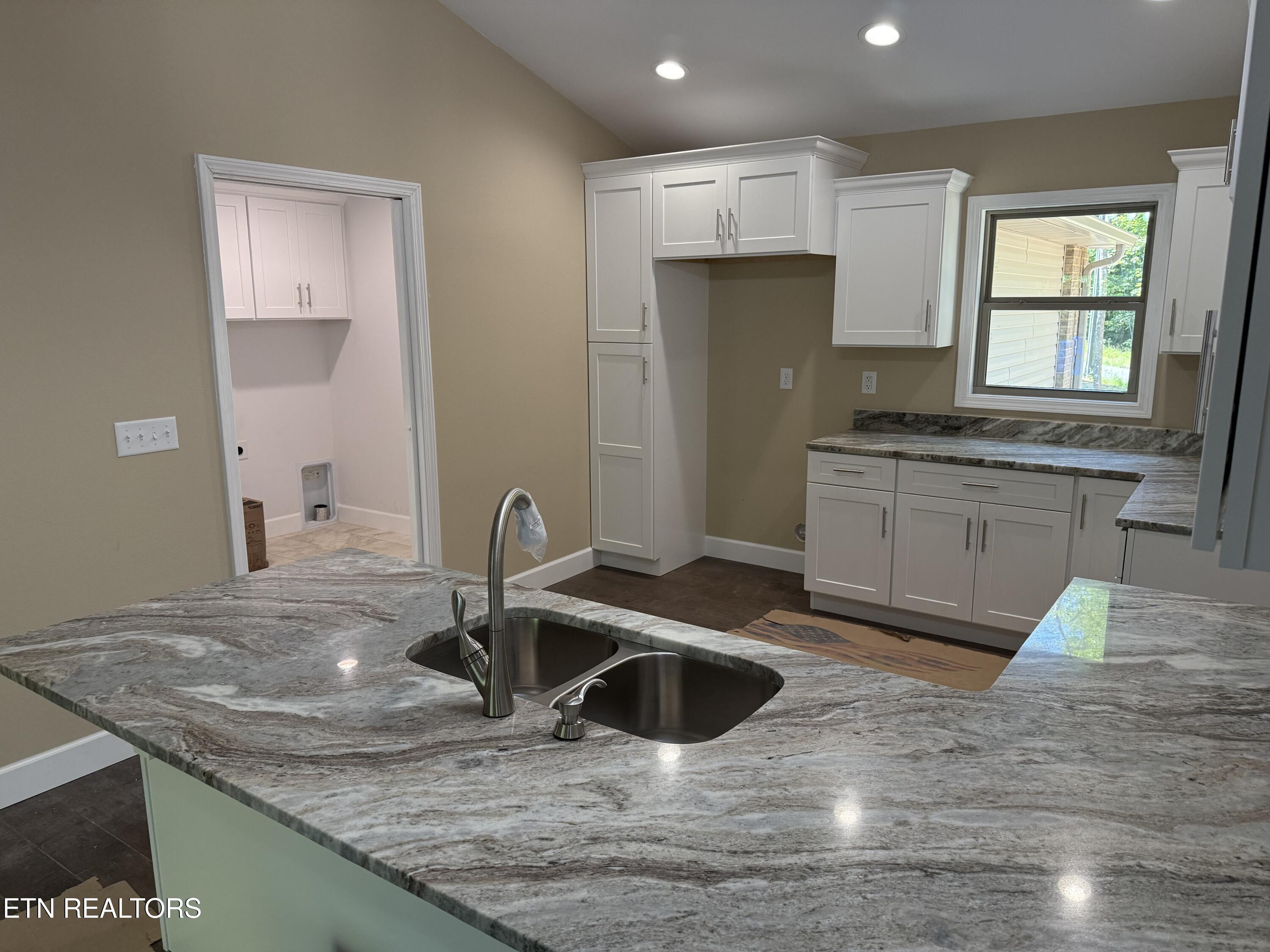 10 T Place Monterey, TN 38574 - Photo 17 of 46 IMG_1325