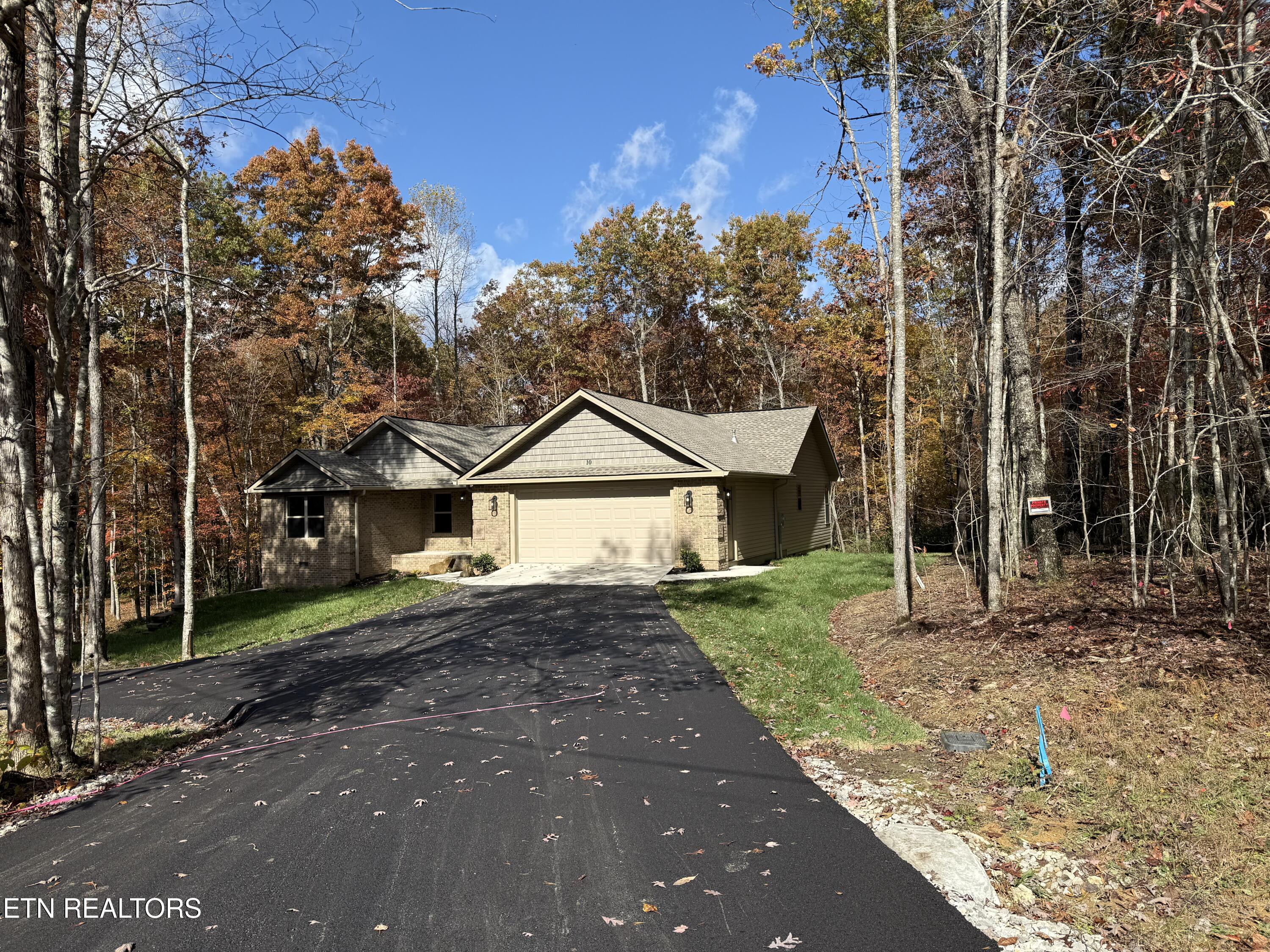 10 T Place Monterey, TN 38574 - Photo 2 of 46 IMG_1528