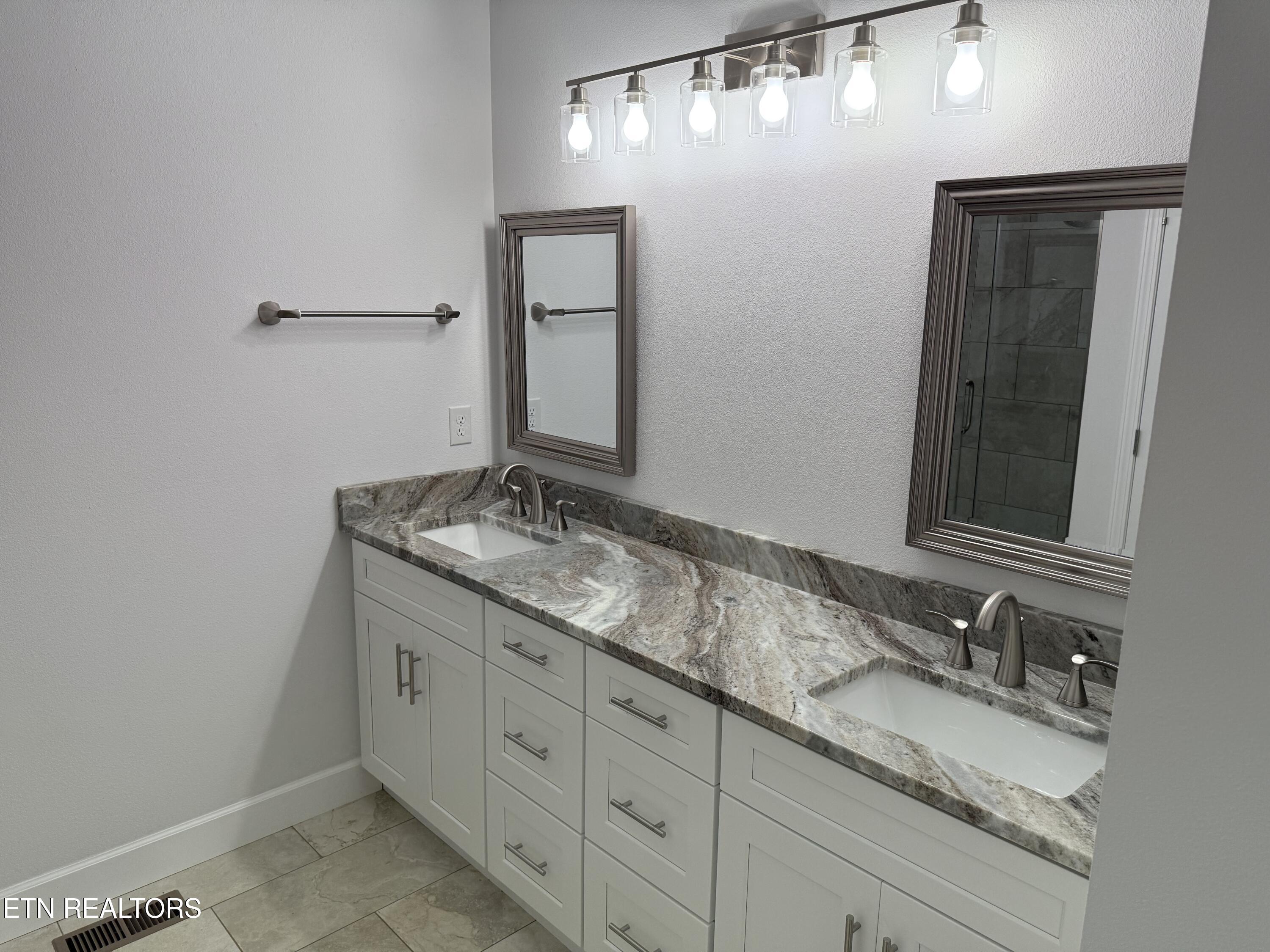 10 T Place Monterey, TN 38574 - Photo 21 of 46 IMG_1409