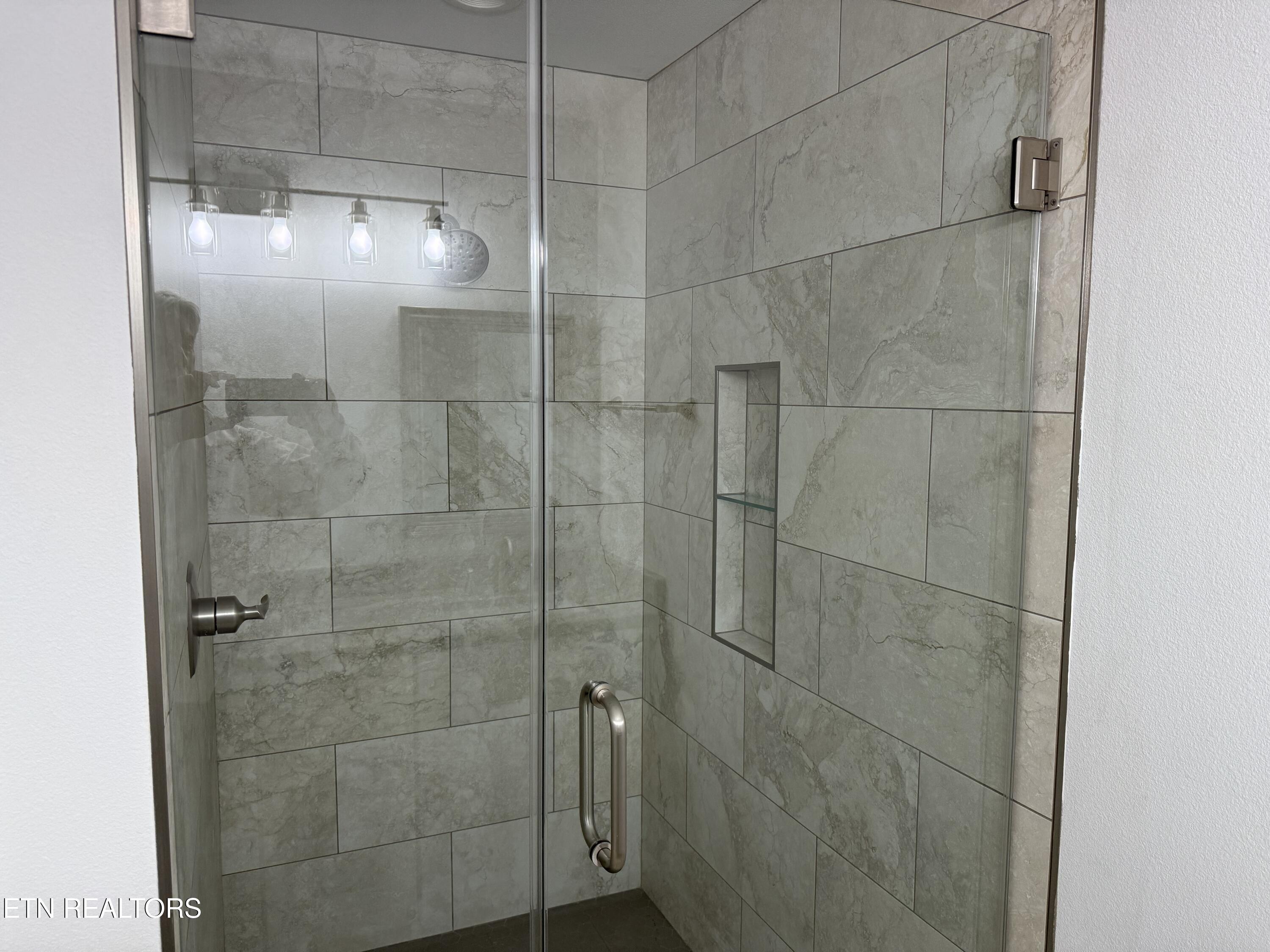 10 T Place Monterey, TN 38574 - Photo 22 of 46 IMG_1410