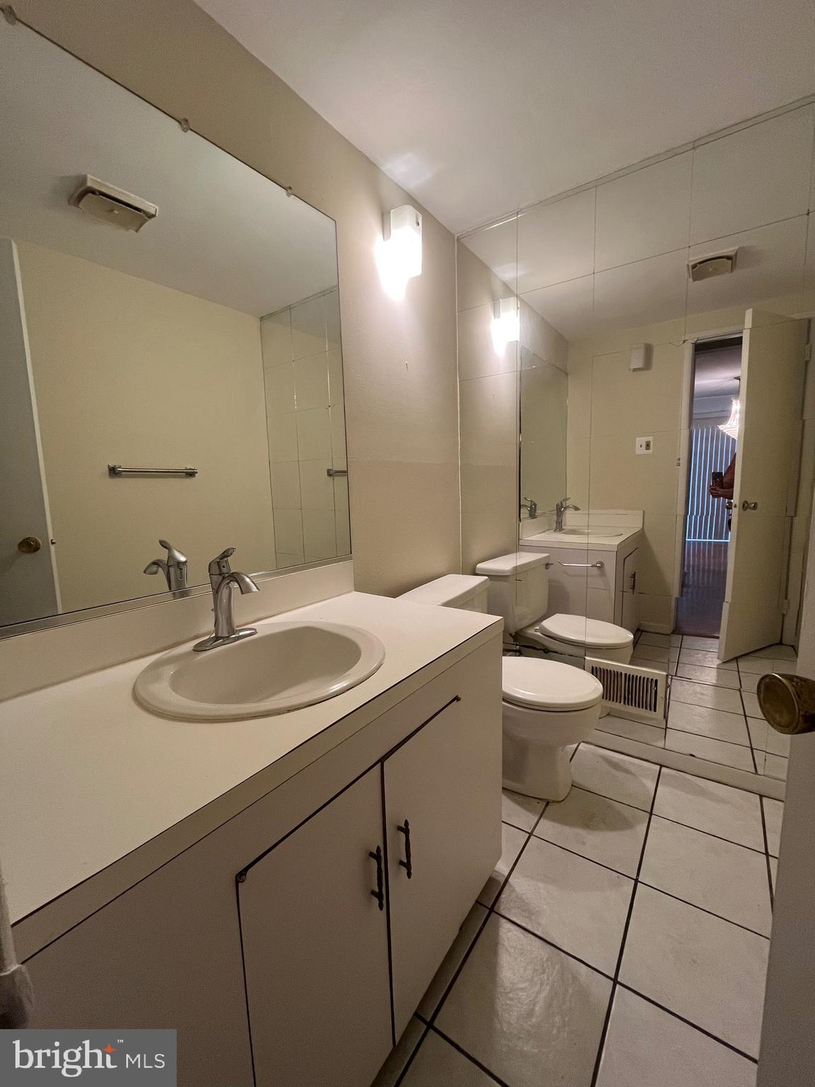 4 Robertson Road East Windsor, NJ 08520 - Photo 8 of 29 Main floor half bath