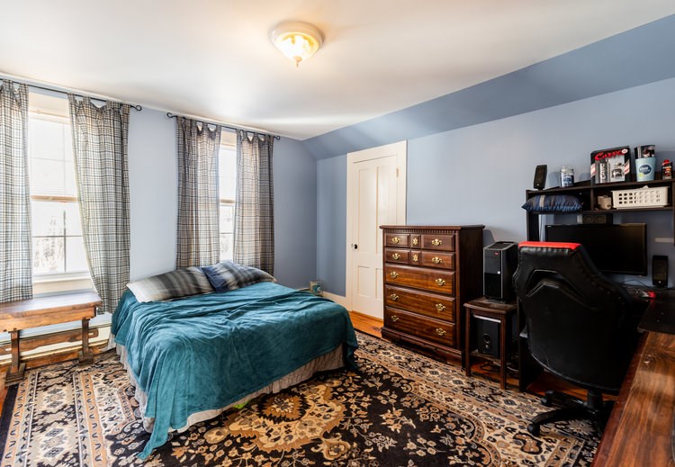 79 Chamberlain Street Rochester, NH 03867 - Photo 14 of 26