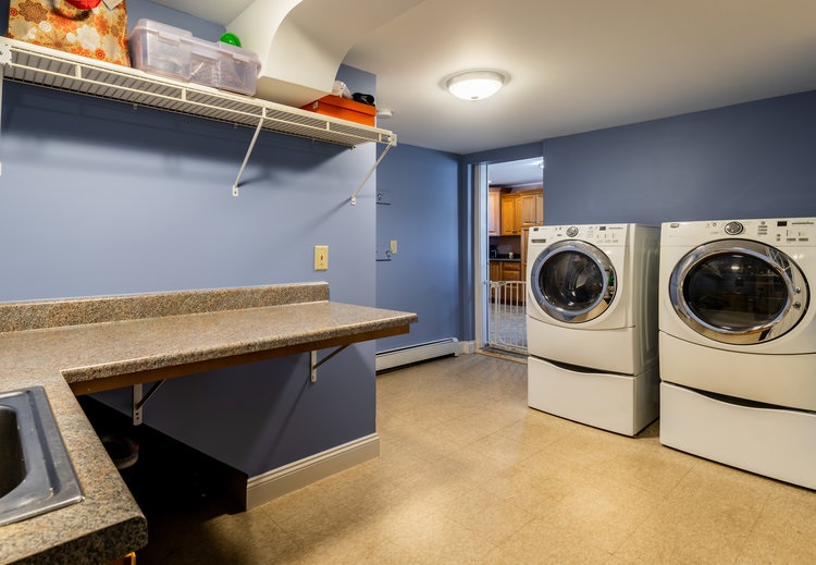 79 Chamberlain Street Rochester, NH 03867 - Photo 22 of 26