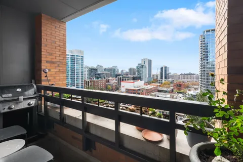 $444,000 | 849 North Franklin Street, Unit 1201, Chicago, IL 60610