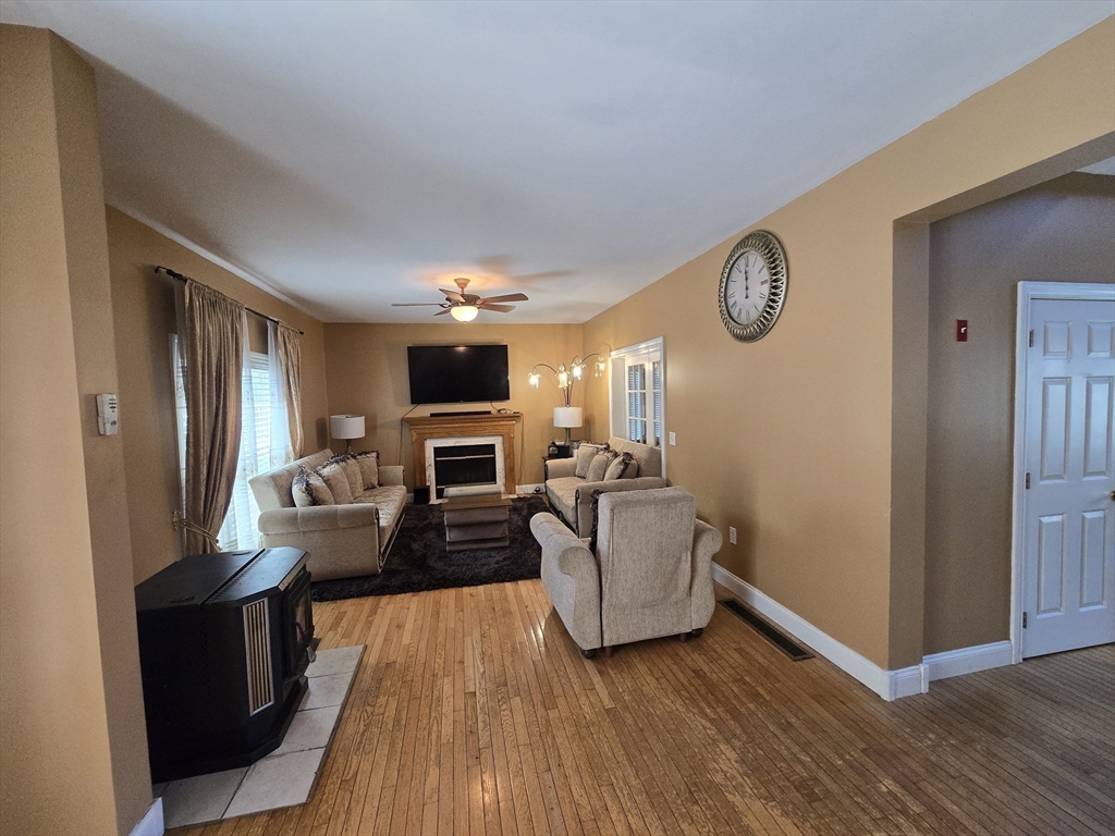 4 Panarelli Way Webster, MA 01570 - Photo 12 of 39